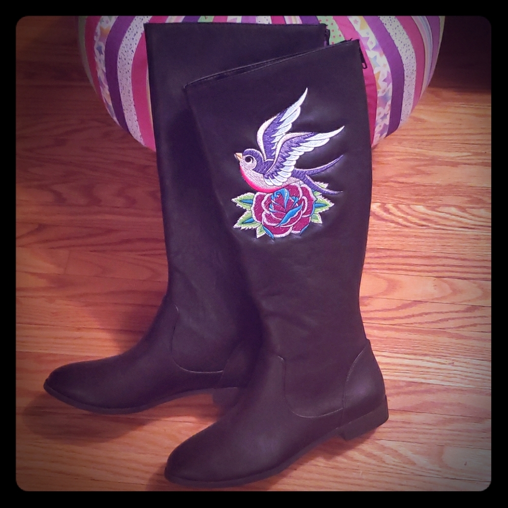 OOAK brand new, Custom embroidered boots